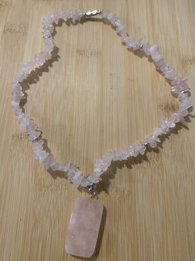 Rose Quartz Chip Bead Necklace with Rectangular Pendant - Pink